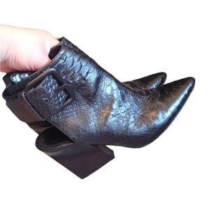 Sigerson Morrison Women's Black Snakeskin Pointed Toe Heels Size US 8.5